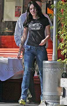 megan-fox-jeans-30
