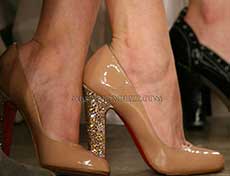 brown-leather-pumps-front title=
